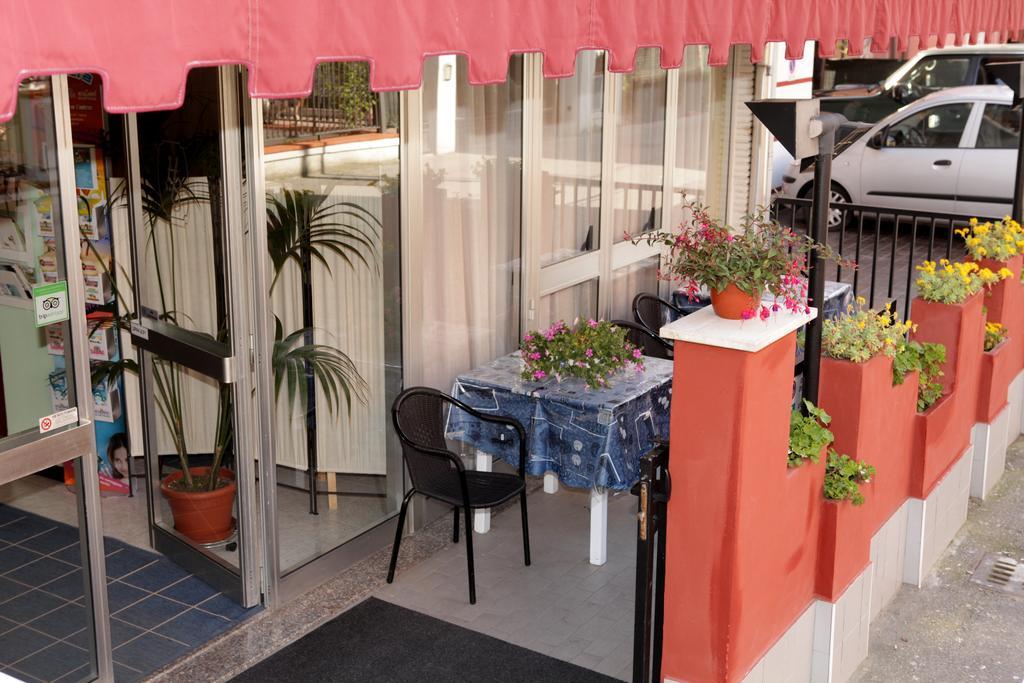 Hotel Saxon Rimini Exterior photo